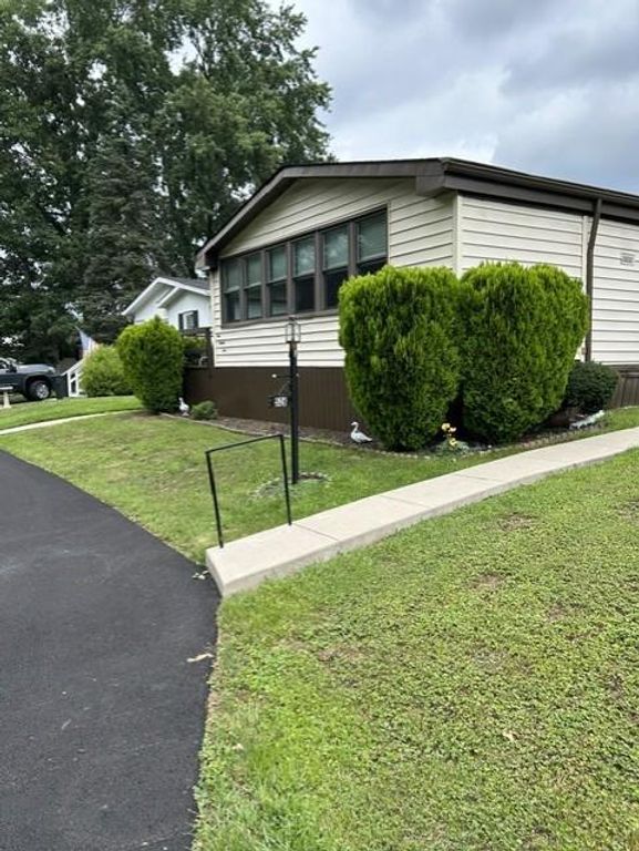 526 RAMBLEWOOD LN, North Wales, PA 19454
