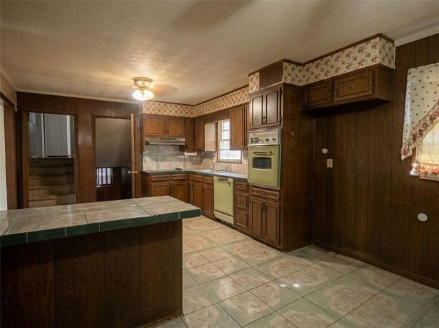279 Timberland Trail, Riverdale, GA 30274
