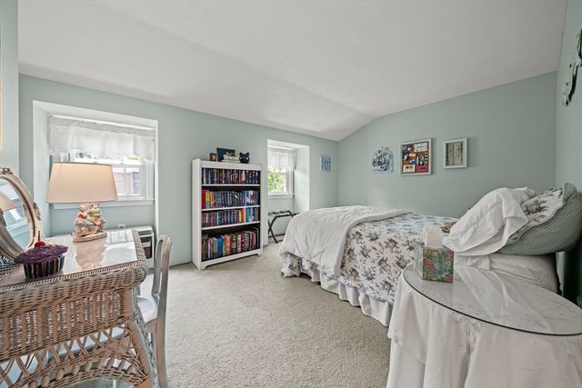 17 Cannongate Road 92, Tyngsborough, MA 01879