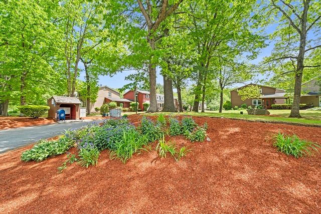 17 Cannongate Road 92, Tyngsborough, MA 01879
