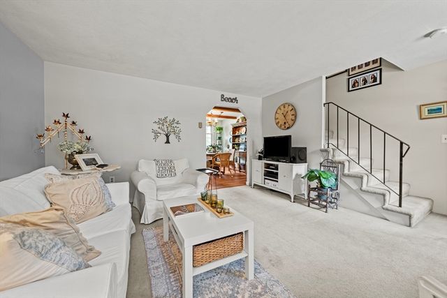 17 Cannongate Road 92, Tyngsborough, MA 01879