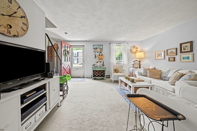 17 Cannongate Road 92, Tyngsborough, MA 01879