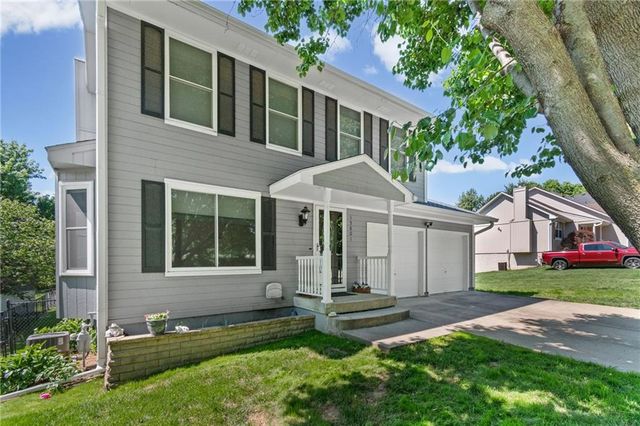 15801 E 2nd Street S, Independence, MO 64050