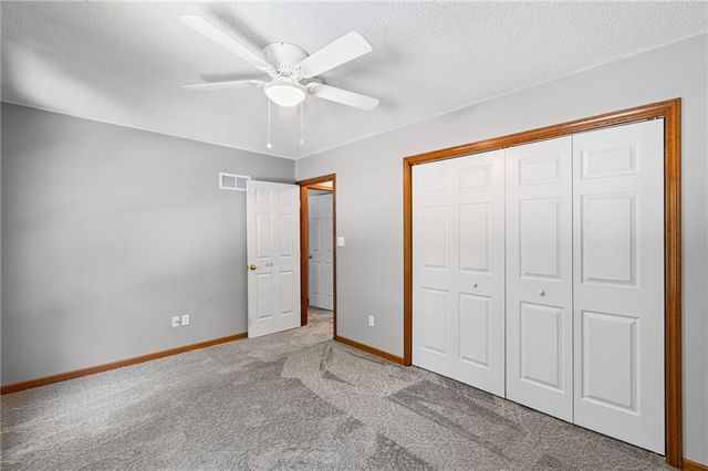 15801 E 2nd Street S, Independence, MO 64050