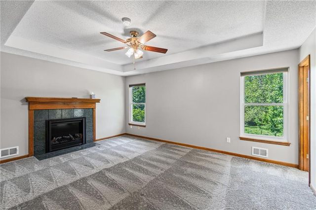 15801 E 2nd Street S, Independence, MO 64050