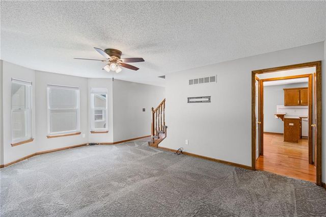 15801 E 2nd Street S, Independence, MO 64050