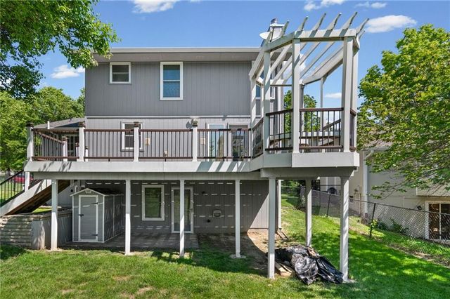 15801 E 2nd Street S, Independence, MO 64050