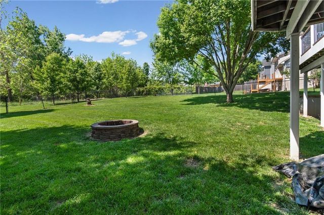 15801 E 2nd Street S, Independence, MO 64050