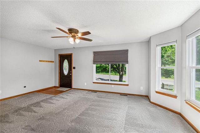 15801 E 2nd Street S, Independence, MO 64050