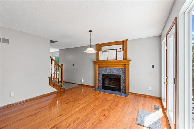 15801 E 2nd Street S, Independence, MO 64050