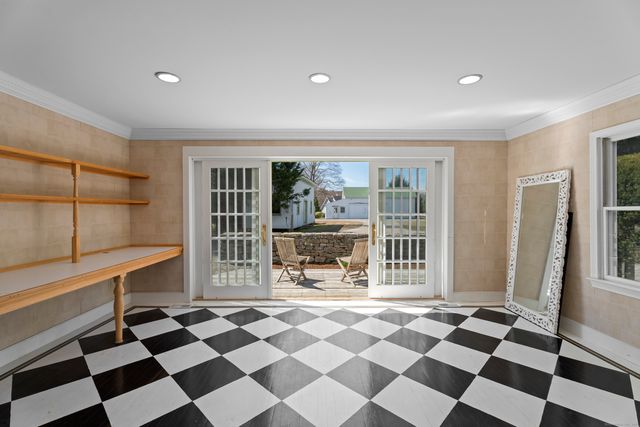 60 Lyme Street, Old Lyme, CT 06371