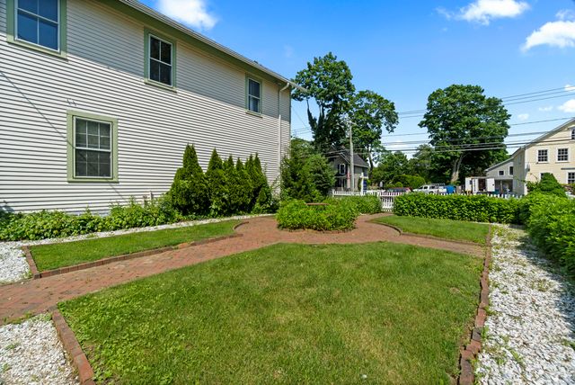 60 Lyme Street, Old Lyme, CT 06371
