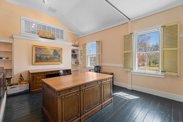 60 Lyme Street, Old Lyme, CT 06371
