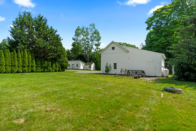 60 Lyme Street, Old Lyme, CT 06371