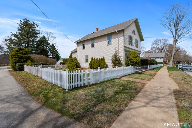 60 Lyme Street, Old Lyme, CT 06371