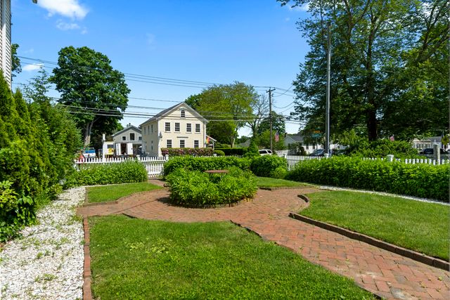 60 Lyme Street, Old Lyme, CT 06371