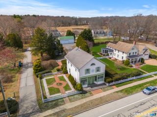 60 Lyme Street, Old Lyme, CT 06371