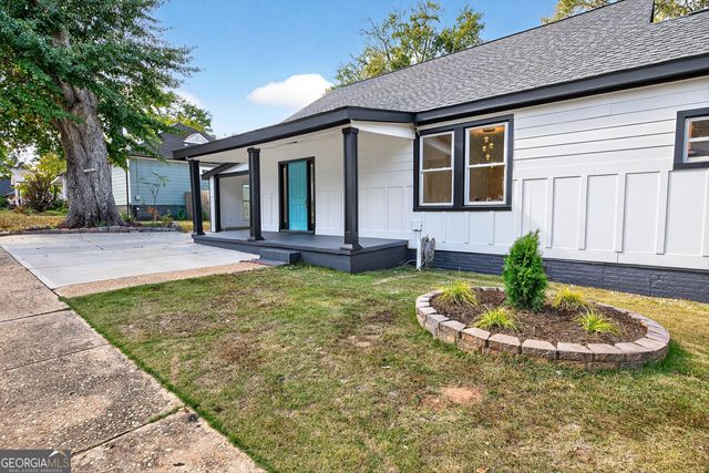 208 Royal Avenue, Hogansville, GA 30230