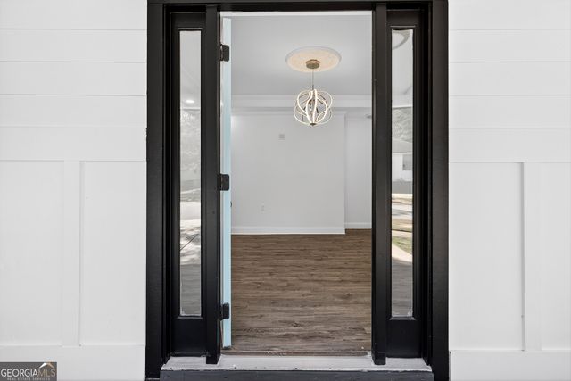 208 Royal Avenue, Hogansville, GA 30230