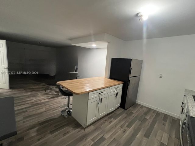 1560 NE 151st St 102, Miami, FL 33162