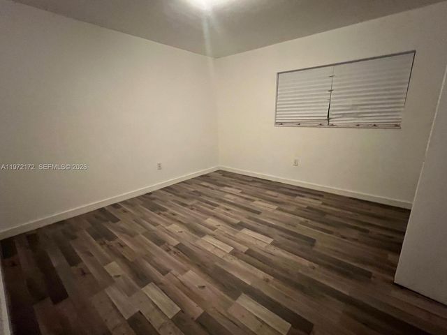 1560 NE 151st St 102, Miami, FL 33162