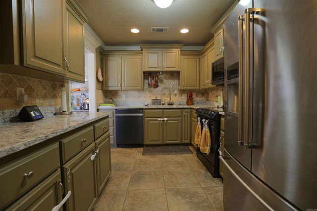 108 Hunter Circle, Beebe, AR 72012