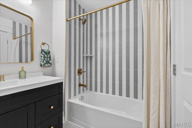 5809 Gravois Avenue, St Louis, MO 63116