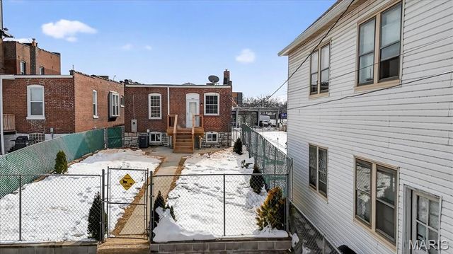 5809 Gravois Avenue, St Louis, MO 63116