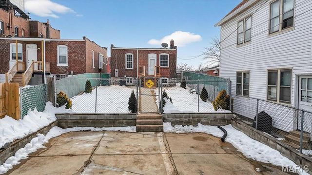 5809 Gravois Avenue, St Louis, MO 63116