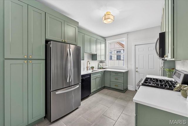 5809 Gravois Avenue, St Louis, MO 63116