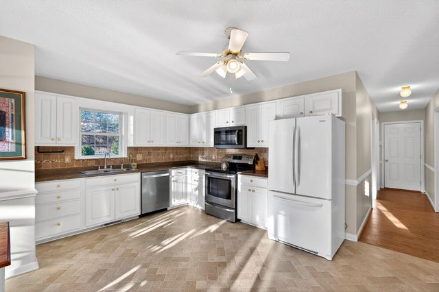 834 Indian Trail Run, Inman, SC 29349