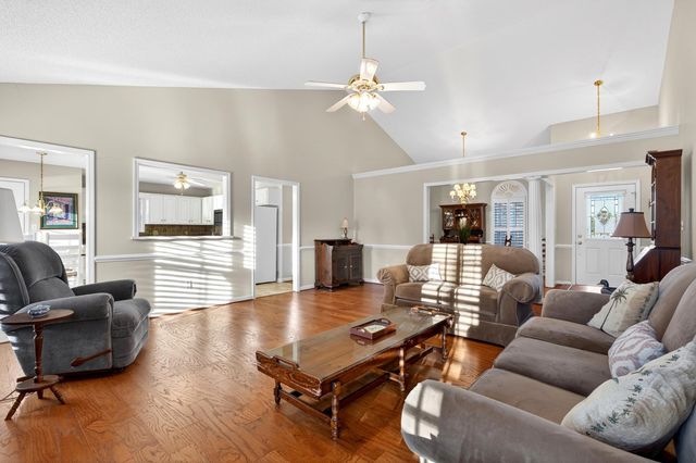 834 Indian Trail Run, Inman, SC 29349