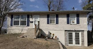 620 Village Drive, Lee's Summit, MO 64063