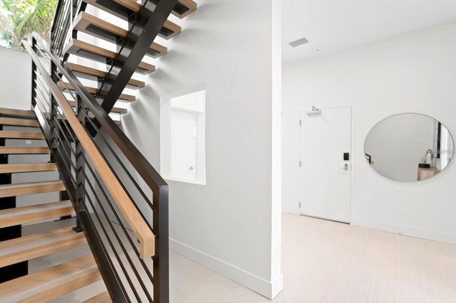 864 N OSCEOLA AVE, Clearwater, FL 33755