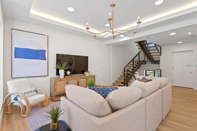 864 N OSCEOLA AVE, Clearwater, FL 33755