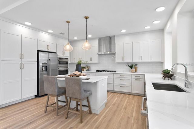 864 N OSCEOLA AVE, Clearwater, FL 33755