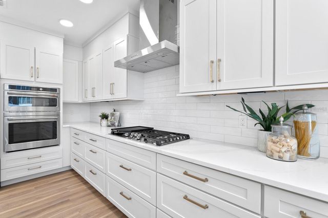 864 N OSCEOLA AVE, Clearwater, FL 33755