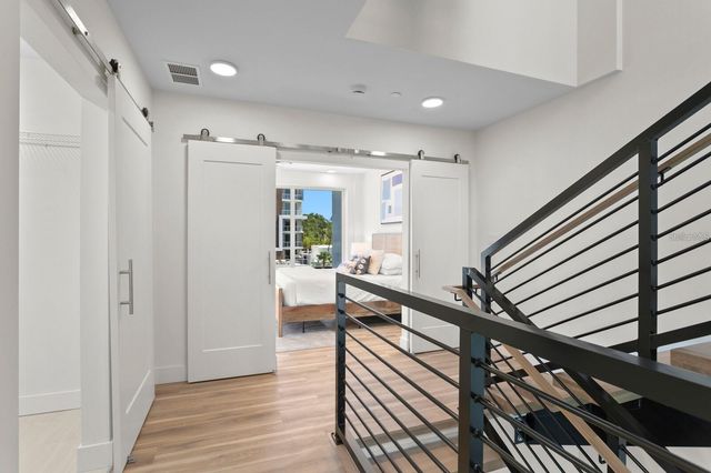 864 N OSCEOLA AVE, Clearwater, FL 33755