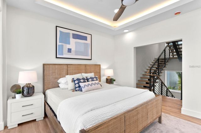 864 N OSCEOLA AVE, Clearwater, FL 33755