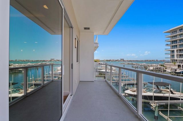 864 N OSCEOLA AVE, Clearwater, FL 33755