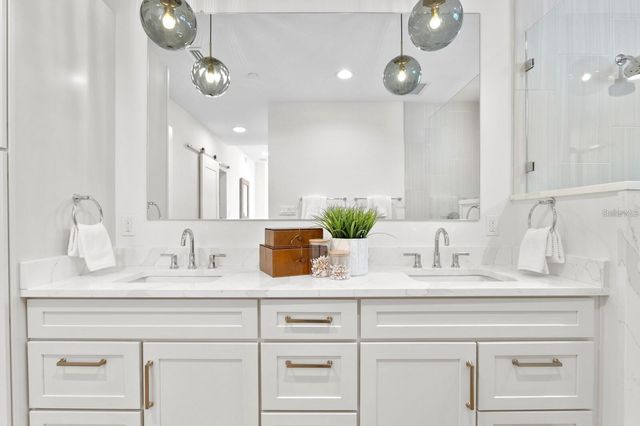 864 N OSCEOLA AVE, Clearwater, FL 33755