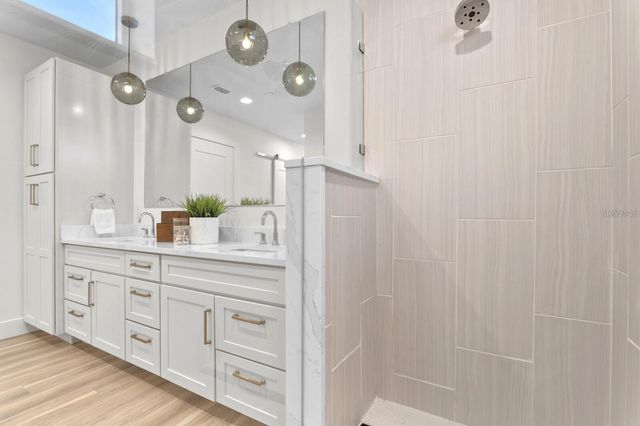 864 N OSCEOLA AVE, Clearwater, FL 33755