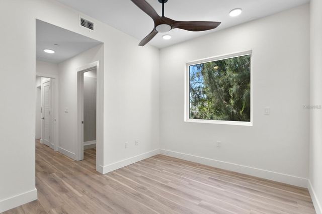 864 N OSCEOLA AVE, Clearwater, FL 33755