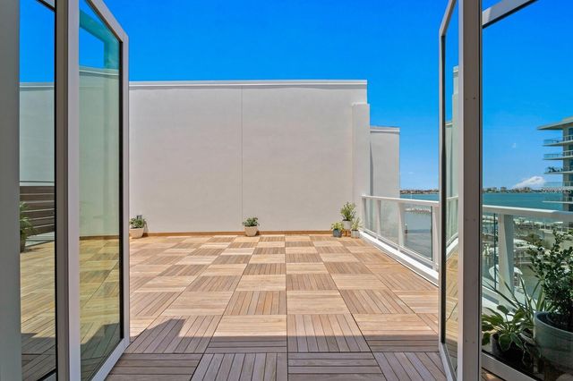 864 N OSCEOLA AVE, Clearwater, FL 33755