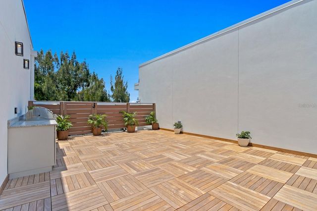 864 N OSCEOLA AVE, Clearwater, FL 33755