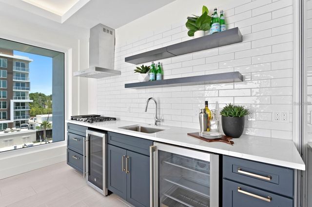 864 N OSCEOLA AVE, Clearwater, FL 33755