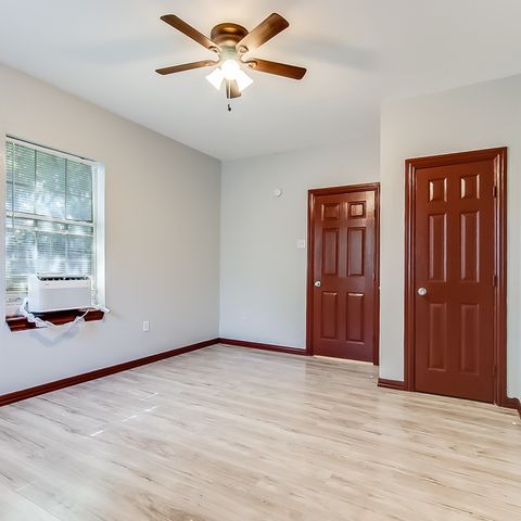 2937 S Adams Street, Fort Worth, TX 76110