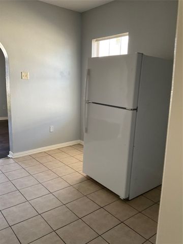 2937 S Adams Street, Fort Worth, TX 76110