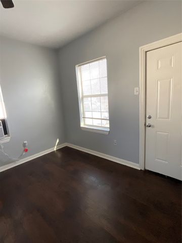 2937 S Adams Street, Fort Worth, TX 76110