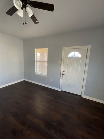 2937 S Adams Street, Fort Worth, TX 76110